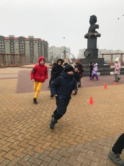 Спортивно-игровая программа «У Новогодней елки».